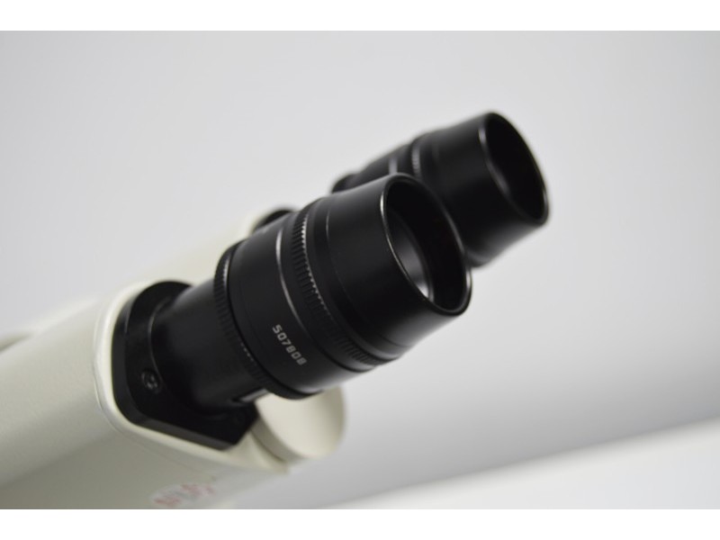 Leica DMi8 Inverted LED Fluorescence Motorized Microscope w/ Adaptive Focus Control (New Filters)