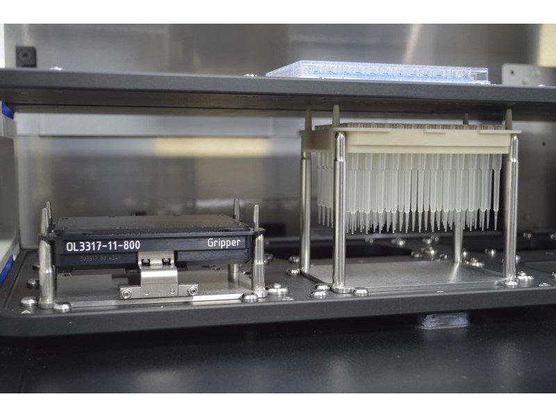 Analytik Jena CyBio FeliX Liquid Handler with R96/1000ul head & UVP HEPA UV Enclosure Analytik Jena CyBio FeliX Liquid Handler with R96/1000ul head & UVP HEPA UV Enclosure