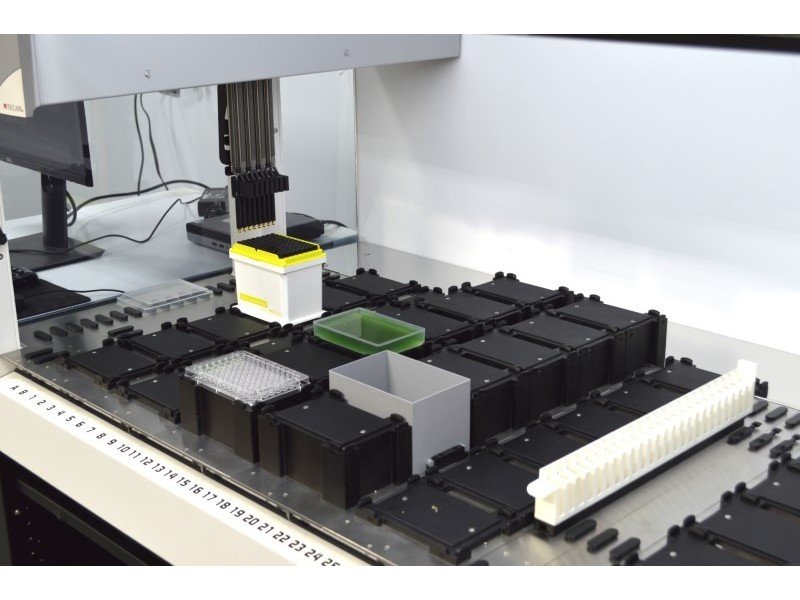 Tecan Fluent 780 Liquid Handler w/ Span-8 Air FCA