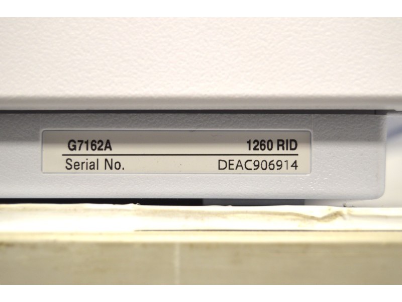 Agilent 1260 Infinity ll LC System w/ Variable Wavelength and Refractive Index Detectors
