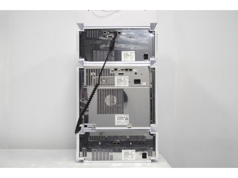 Agilent 1260 Infinity ll LC System w/ Variable Wavelength and Refractive Index Detectors