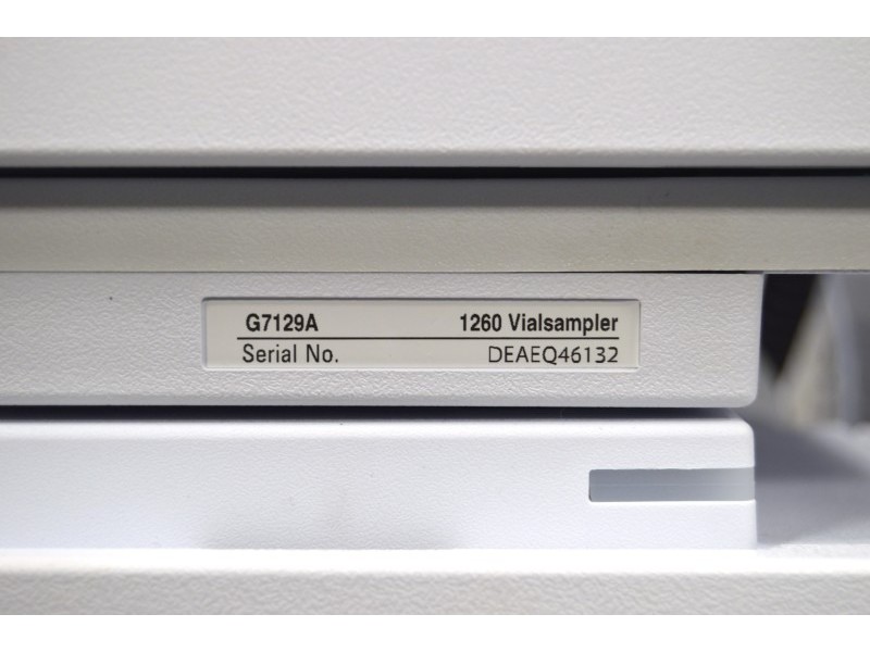Agilent 1260 Infinity ll LC System w/ Variable Wavelength and Refractive Index Detectors