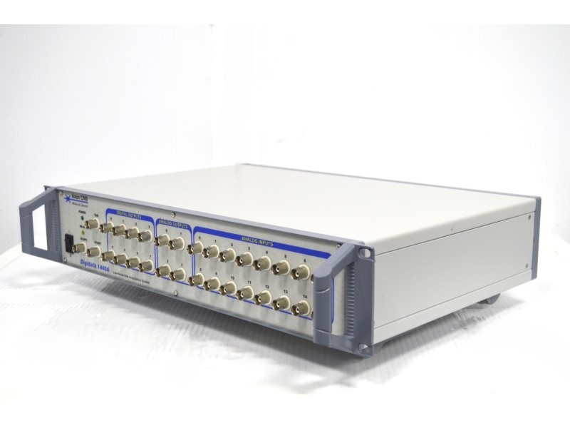 Axon Axopatch 200B with a headstage, Axon Digidata 1440A Digitizer, and pCLAMP 11