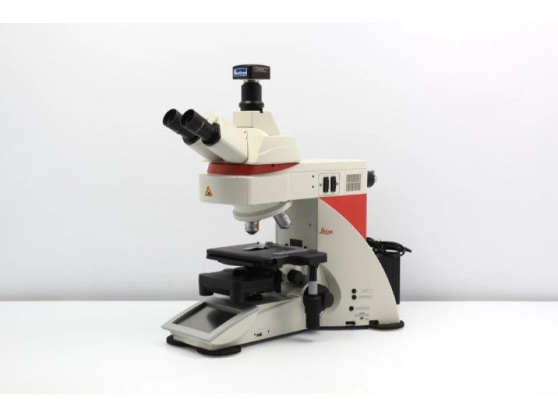 Leica DM6 B Upright Fluorescence Microscope