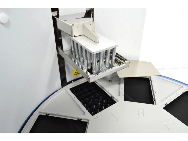 Thermo KingFisher Flex 711 Automated Extraction & Purification System with 24 Well Head