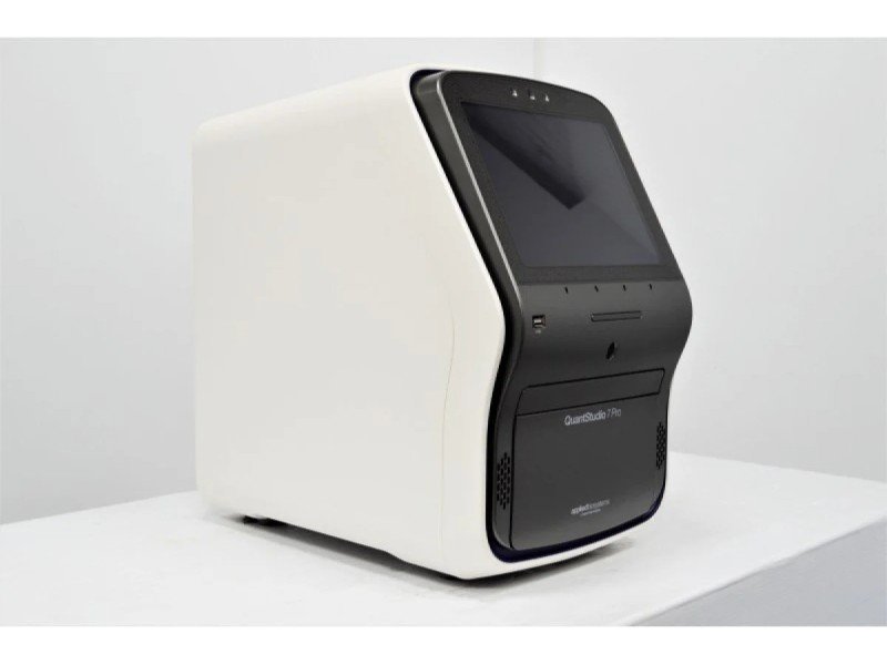 Thermo Scientific Applied Biosystems QuantStudio 7 Pro Real-Time PCR with 96 0.1ml Fast Block