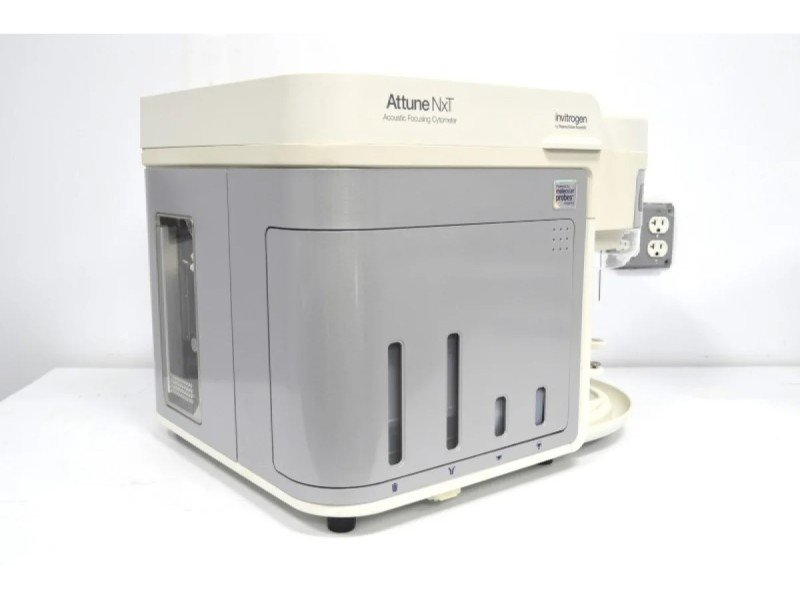 Thermo Attune NxT Acoustic Focusing Cytometer (1 YEAR WARRANTY) (4)Lasers/(14) Colors/(16)Detectors w/Cytkick Sampler V4B3Y4R3