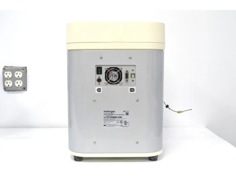 Thermo Attune NxT Acoustic Focusing Cytometer (1 YEAR WARRANTY) (4)Lasers/(14) Colors/(16)Detectors w/Cytkick Sampler V4B3Y4R3