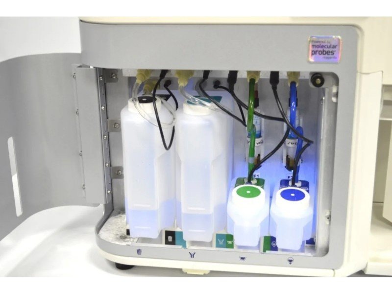 Thermo Attune NxT Acoustic Focusing Cytometer (1 YEAR WARRANTY) (4)Lasers/(14) Colors/(16)Detectors w/Cytkick Sampler V4B3Y4R3