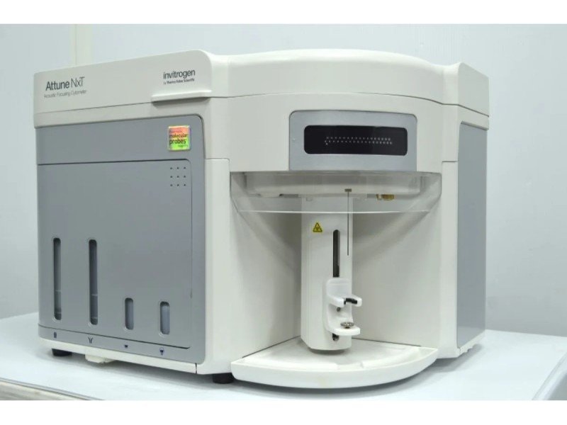 Thermo Attune NxT Acoustic Focusing Cytometer (3)Lasers/(11) Colors/(13)Detectors w/ Autosampler V4B3R3
