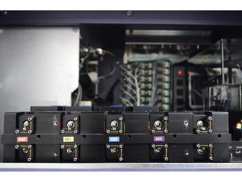 BD LSRFortessa X-20 Cell Analyzer Flow Cytometer (4)Lasers(16)Colors/(18)Detectors w/ HTS Sampler