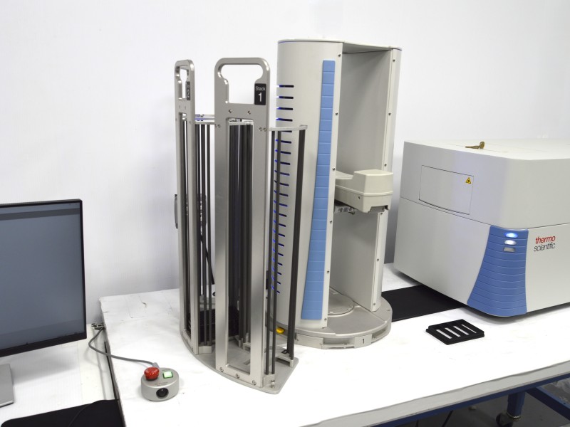 Thermo CellInsight CX7 LZR High Content Confocal Analysis Platform w/ Orbitor RS2 Microplate Mover Pred Pro