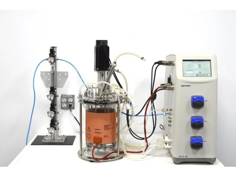 Eppendorf BioFlo 120 Bioprocess Control System with 5 Liter Glass Autoclavable Vessel Eppendorf BioFlo 120 Bioprocess Control System with 5 Liter Glass Autoclavable Vessel
