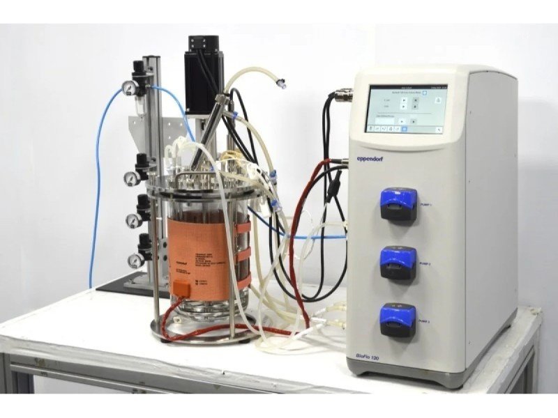 Eppendorf BioFlo 120 Bioprocess Control System with 5 Liter Glass Autoclavable Vessel Eppendorf BioFlo 120 Bioprocess Control System with 5 Liter Glass Autoclavable Vessel