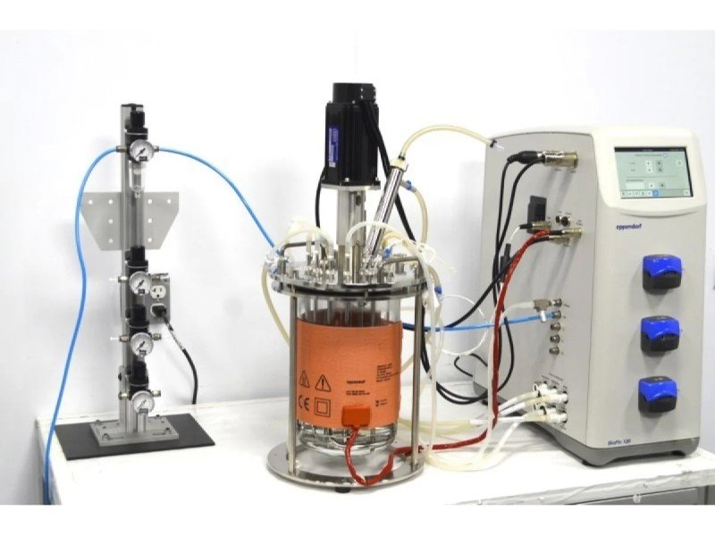 Eppendorf BioFlo 120 Bioprocess Control System with 5 Liter Glass Autoclavable Vessel Eppendorf BioFlo 120 Bioprocess Control System with 5 Liter Glass Autoclavable Vessel