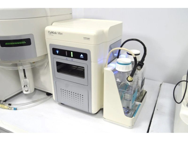 Thermo Attune CytPix Acoustic Focusing Cytometer (3)Lasers/(11) Colors/(13)Detectors w/ CytKick Max Autosampler and External Fluid Supply Thermo Attune CytPix Acoustic Focusing Cytometer (3)Lasers/(11) Colors/(13)Detectors w/ CytKick Max Autosampler and External Fluid Supply