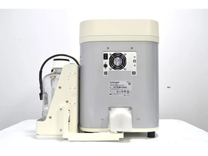 Thermo Attune CytPix Acoustic Focusing Cytometer (3)Lasers/(11) Colors/(13)Detectors w/ CytKick Max Autosampler and External Fluid Supply Thermo Attune CytPix Acoustic Focusing Cytometer (3)Lasers/(11) Colors/(13)Detectors w/ CytKick Max Autosampler and External Fluid Supply