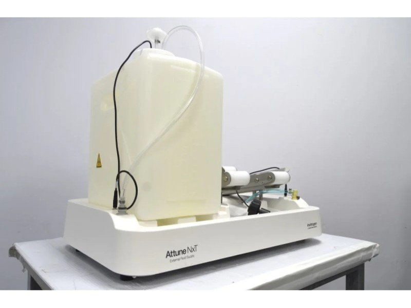 Thermo Attune CytPix Acoustic Focusing Cytometer (3)Lasers/(11) Colors/(13)Detectors w/ CytKick Max Autosampler and External Fluid Supply Thermo Attune CytPix Acoustic Focusing Cytometer (3)Lasers/(11) Colors/(13)Detectors w/ CytKick Max Autosampler and External Fluid Supply