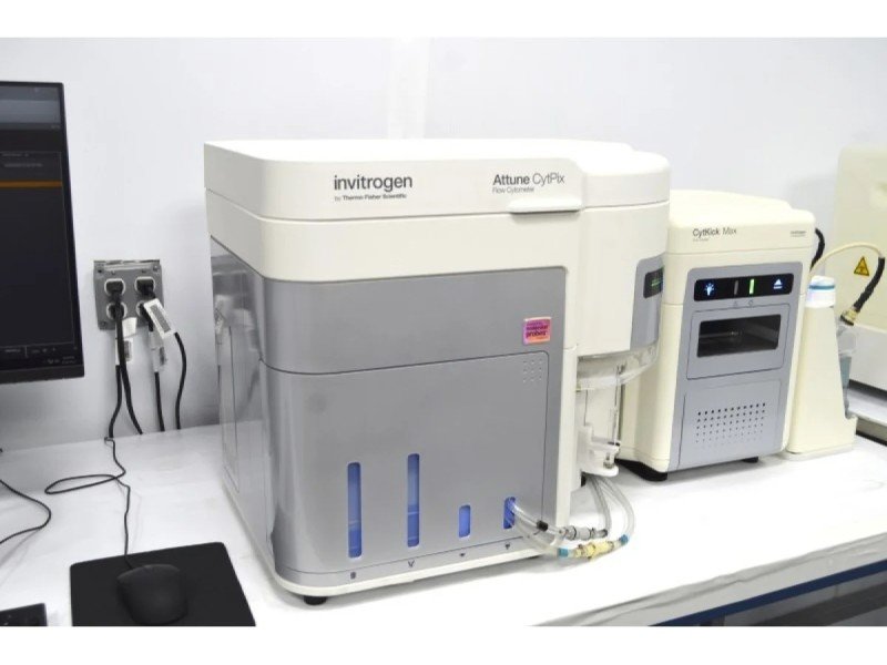 Thermo Attune CytPix Acoustic Focusing Cytometer (3)Lasers/(11) Colors/(13)Detectors w/ CytKick Max Autosampler and External Fluid Supply Thermo Attune CytPix Acoustic Focusing Cytometer (3)Lasers/(11) Colors/(13)Detectors w/ CytKick Max Autosampler and External Fluid Supply