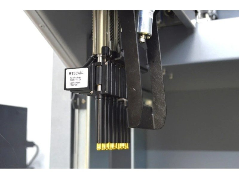 Tecan Freedom EVO-2 150 Liquid Handler w/ Air LiHA Span-8, MCA-96