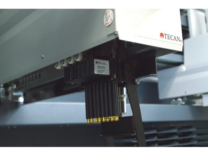 Tecan Freedom EVO-2 200 Liquid Handler w/ Air LiHa Span-8, MCA-96, ROMA Gripper