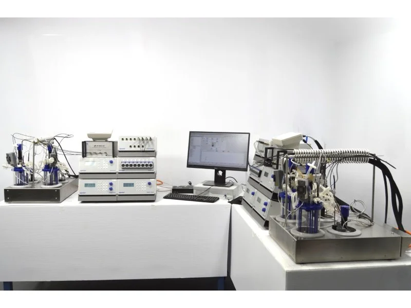 Eppendorf DASGIP Parallel Bioreactor System for Cell Culture, 8-fold ...
