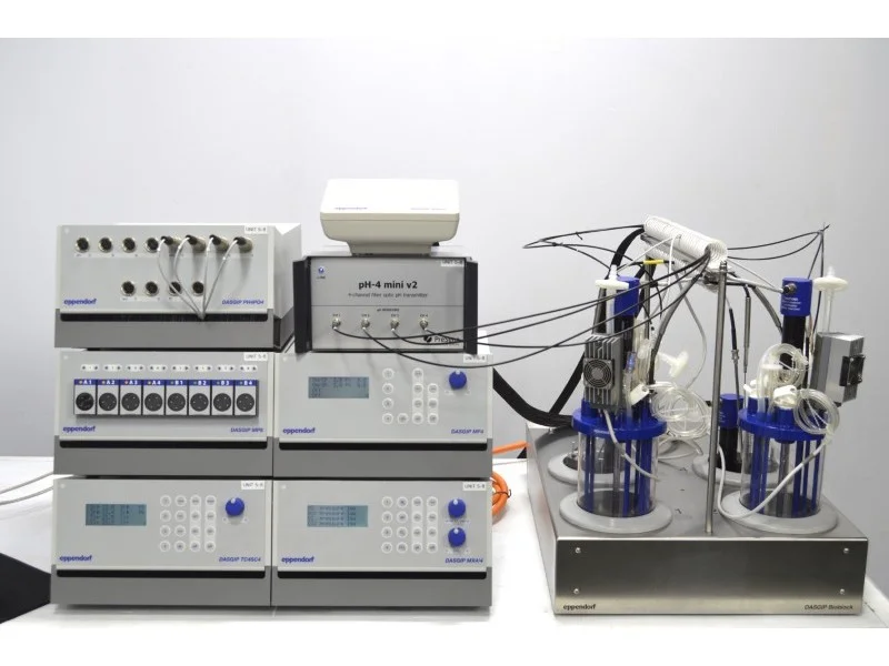 Eppendorf DASGIP Parallel Bioreactor System for Cell Culture, 8-fold ...