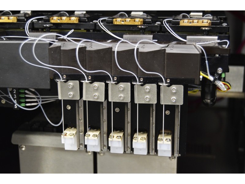 Bruker Berkeley Lights Beacon Single-Cell Cellular Analysis Optofluidic System (CAS 2.4 Premium)