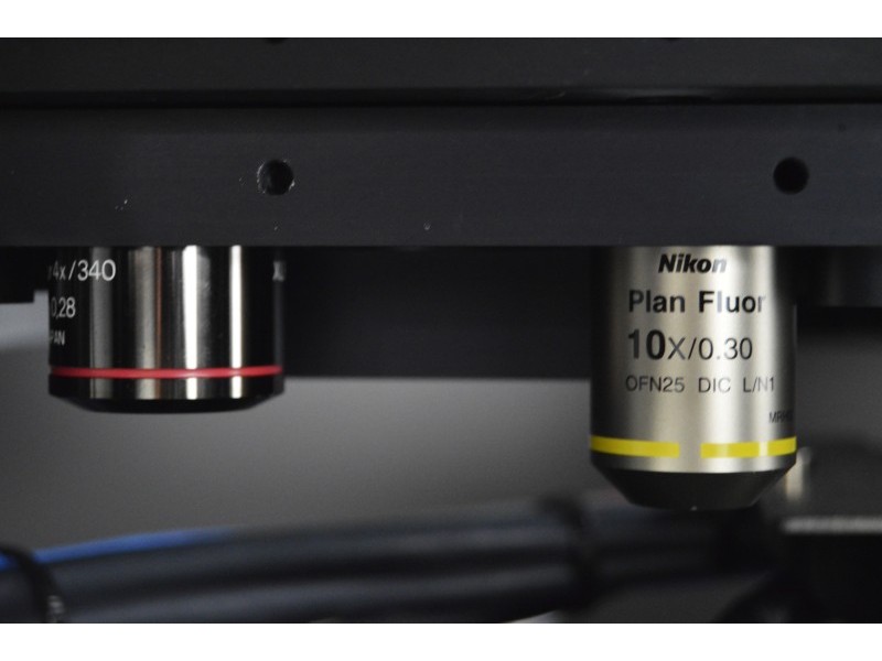 Bruker Berkeley Lights Beacon Single-Cell Cellular Analysis Optofluidic System (CAS 2.4 Premium)