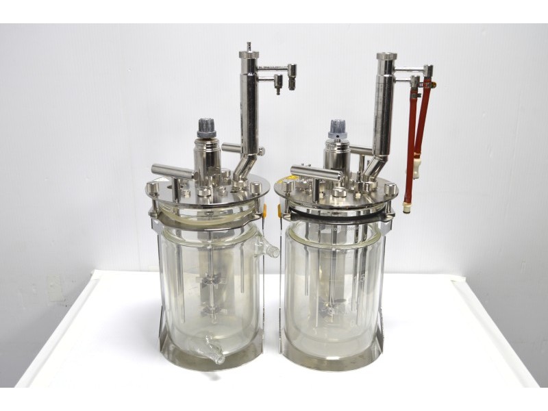 Sartorius Biostat B Dual Control Bioreactor for Microbial Cultures with 2 Liter Jacketed Autoclavable Vessels