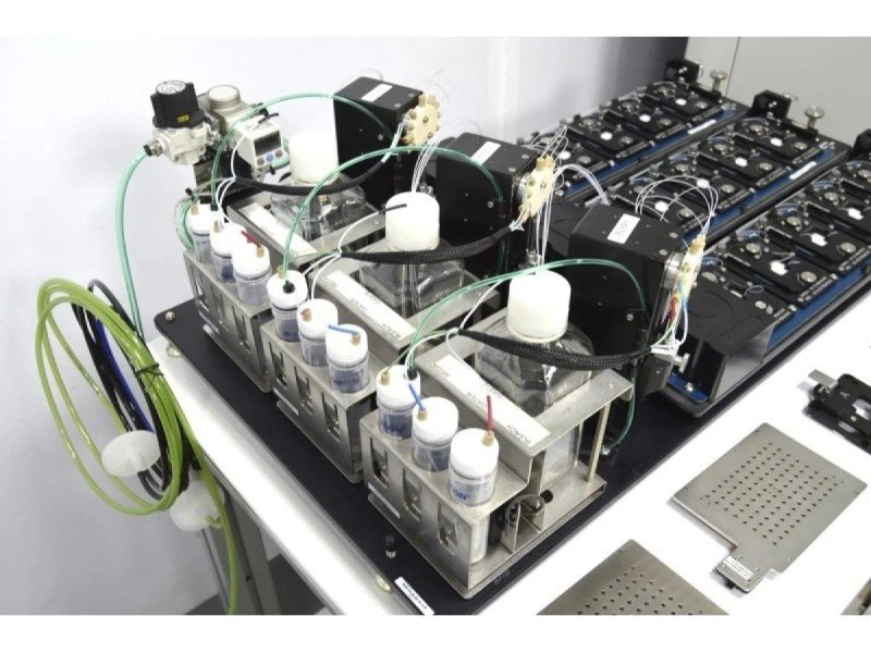 Bruker Berkeley Lights Beacon Single-Cell Cellular Analysis Optofluidic System (CAS 2.4 Premium) with/ Multi-Chip Fluidics Station Bruker Berkeley Lights Beacon Single-Cell Cellular Analysis Optofluidic System (CAS 2.4 Premium) with/ Multi-Chip Fluidics Station