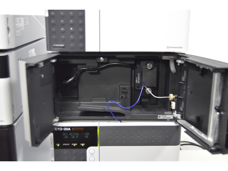 Shimadzu UHPLC System (Nexera Hybrid) with Dual LC‑20ADXR Pumps, X2 SIL-30AC and SPD‑40 UV-VIS Detector