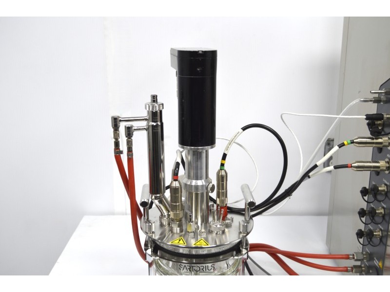 Sartorius Stedim Biostat B Twin Bioreactor for Cell Cultures with 2 Liter Jacketed Autoclavable Vessels