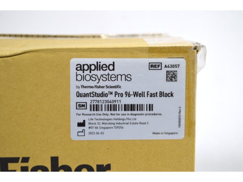 Thermo Scientific Applied Biosystems QuantStudio 7 Pro Real-Time PCR with 96 0.1ml Fast Block - MINIMAL USE