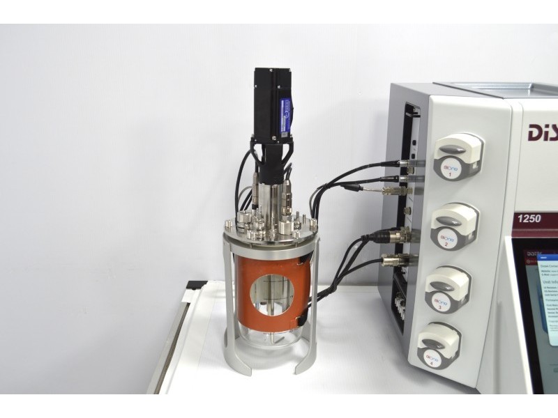 Distek BIOne 1250 Bioreactor System with 2L Autoclavable Cell Culture Vessel and O₂/CO₂/Air Gas Control