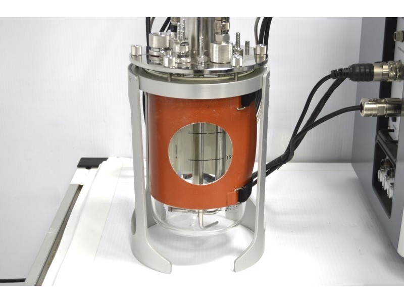 Distek BIOne 1250 Bioreactor System with 2L Autoclavable Cell Culture Vessel and O₂/CO₂/Air Gas Control