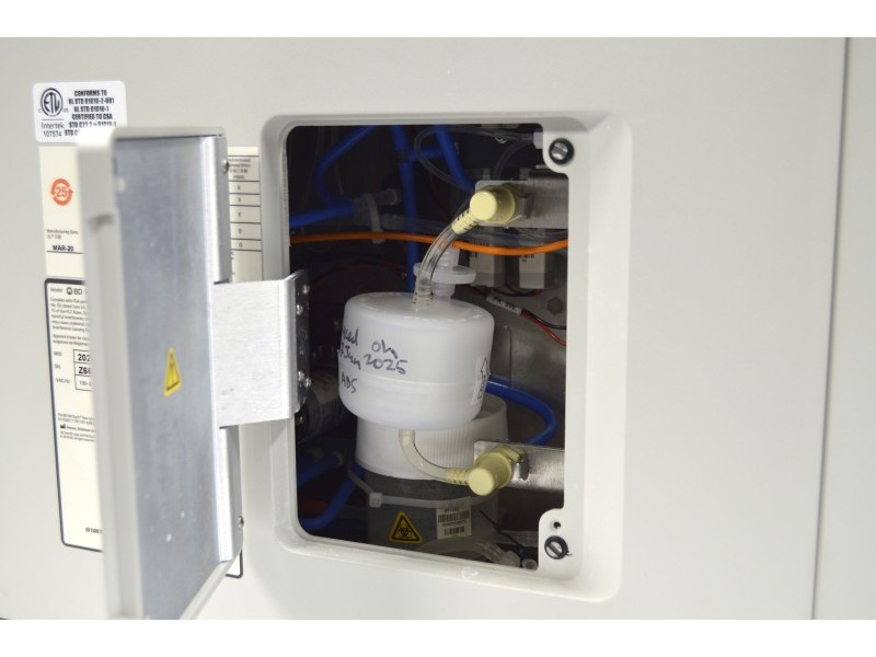BD FACSLyric IVD Flow Cytometer (3)Lasers(10)Colors/(12)Detectors with 30-Tube Universal Loader Unit 3