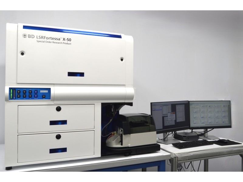 BD LSRFortessa A5 (X-50) Cell Analyzer Flow Cytometer (5)Lasers/(28)Colors/(30)Detectors w/ HTS Sampler & Supply System
