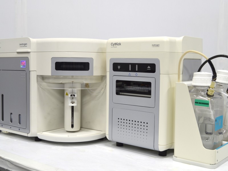 Thermo Attune NxT Acoustic Focusing Cytometer AFC2 (2)Lasers/(9)Colors/(11)Detectors w/ Cytkick Autosampler