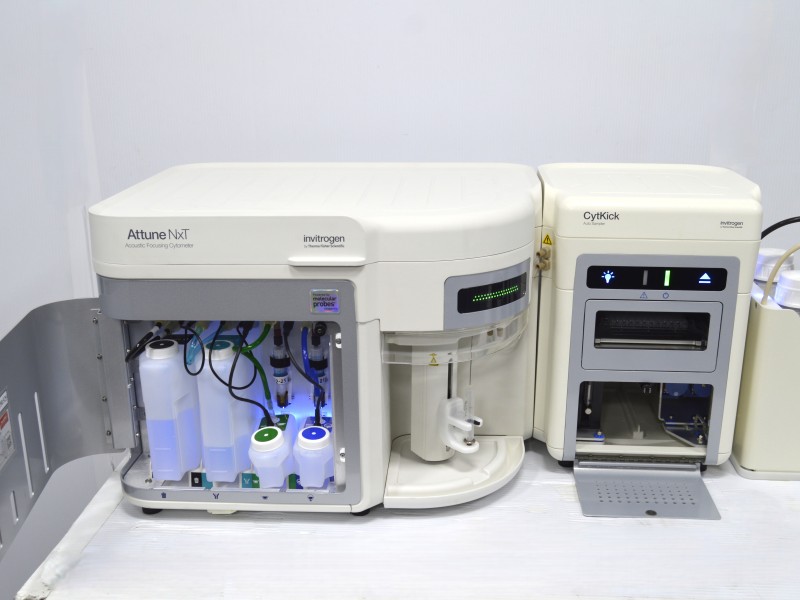 Thermo Attune NxT Acoustic Focusing Cytometer AFC2 (2)Lasers/(9)Colors/(11)Detectors w/ Cytkick Autosampler