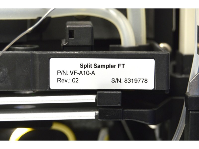 Thermo Scientific Vanquish Flex Quaternary UHPLC System with Variable Wavelength Detector