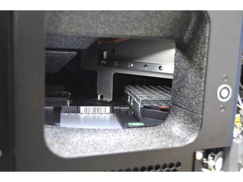 Thermo Scientific Vanquish Flex Quaternary UHPLC System with Variable Wavelength Detector