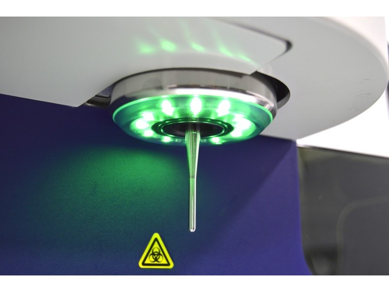 BD FACSLyric IVD Flow Cytometer (3)Lasers(8)Colors/(10)Detectors w/ Universal Loader Unit 4
