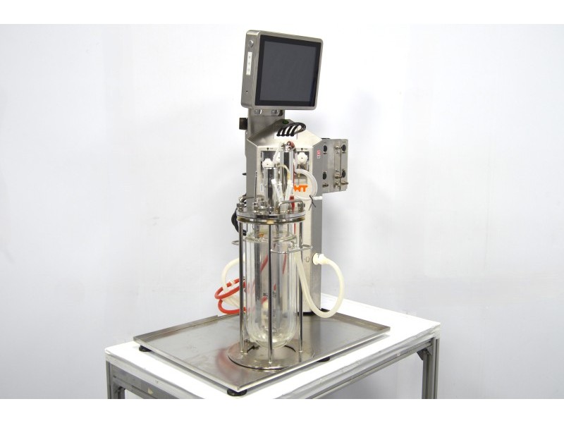 Infors HT Labfors 5 Bench-Top Bioreactor System for Microorganisms 3-Fold, Jacketed 3.6 L Vessels