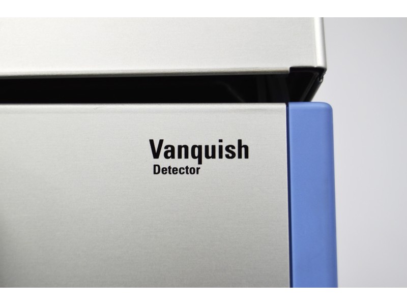 Thermo Scientific Vanquish Flex Quaternary UHPLC System with Variable Wavelength and Fluorescence Detectors