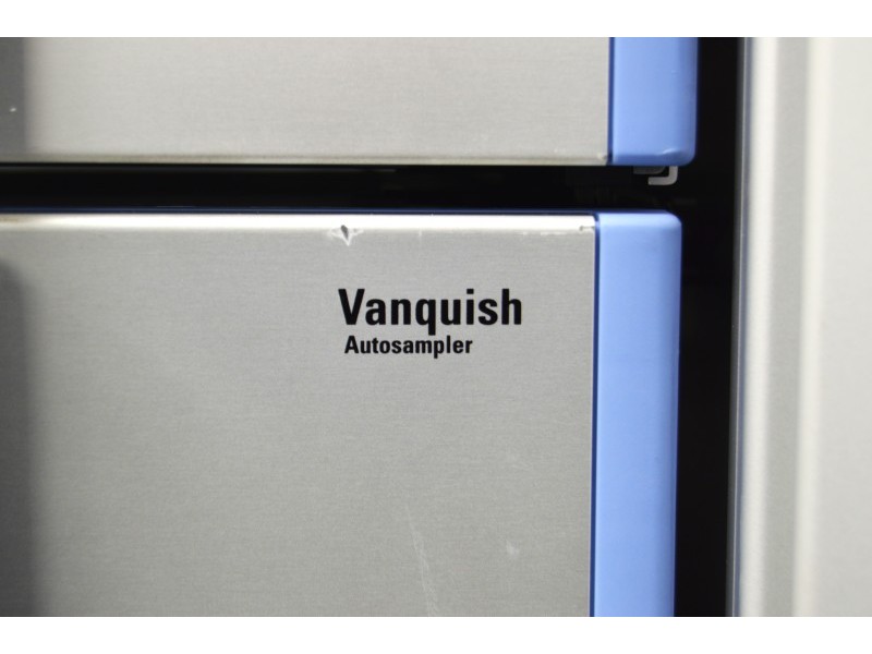 Thermo Scientific Vanquish Flex Quaternary UHPLC System with Variable Wavelength and Fluorescence Detectors