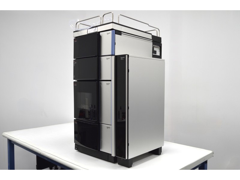 Thermo Scientific Vanquish Flex Quaternary UHPLC System with Variable Wavelength and Fluorescence Detectors