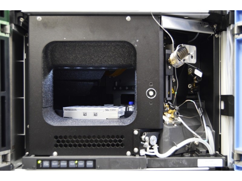 Thermo Scientific Vanquish Flex Quaternary UHPLC System with Variable Wavelength and Fluorescence Detectors