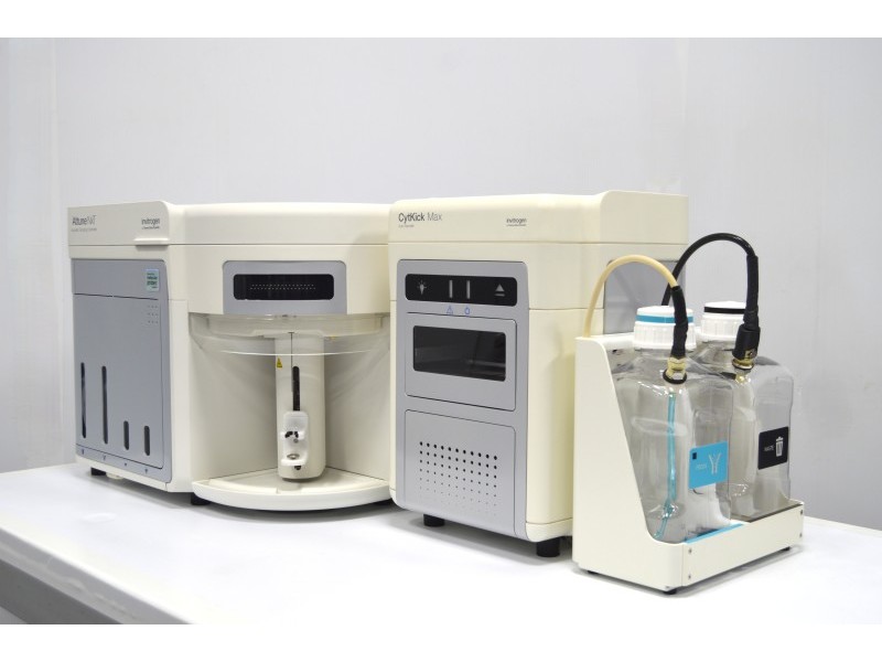 Thermo Attune NxT Acoustic Focusing Cytometer (4)Lasers/(14) Colors/(16)Detectors w/Cytkick MAX Autosampler - Made in 2023