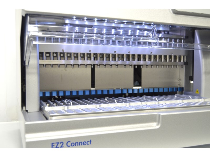 Qiagen EZ2 Connect DNA RNA Nucleic Acid Purification System Made in 2024